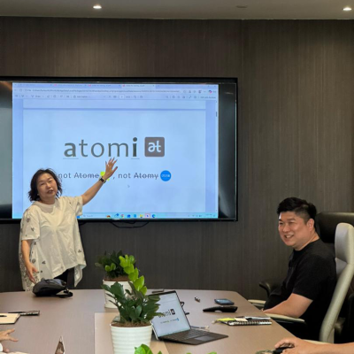 Atomi